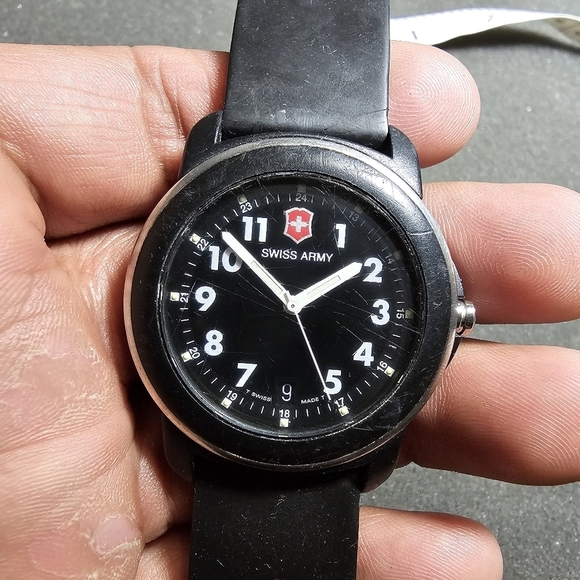 Swiss Army by Victorinox Mens Quartz Watch Working Ruber Straps Missing Loop sho - Picture 1 of 7